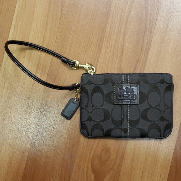 Coach Handbags - Coach Wristlet
